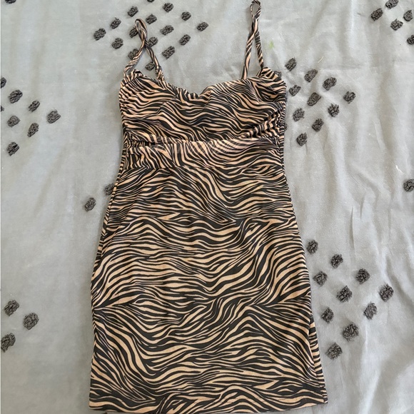 Superdown tan zebra print mini dress - Picture 1 of 3